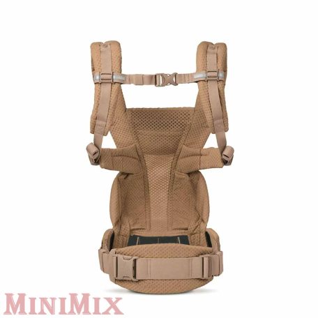 Ergobaby Omni Breeze babahordozó Camel Brown