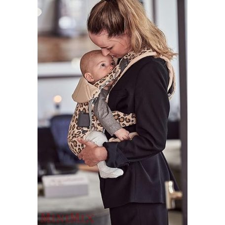 BabyBjörn ONE Cotton kenguru Beige/Leopard