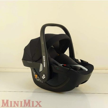 MAXI-COSI Pebble 360, 40-83 cm Essential Black hordozó i-Size